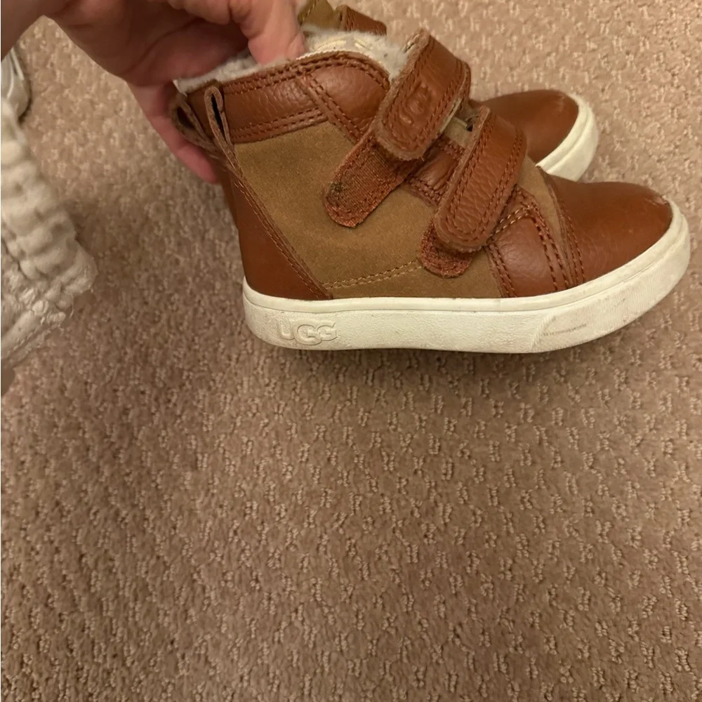 UGG Rennon - Picture 2 of 3